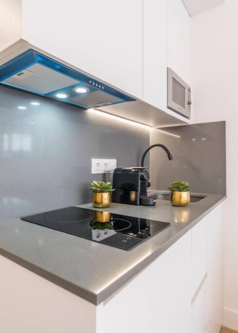 New Apt In The Heart Of 마드리드 외부 사진