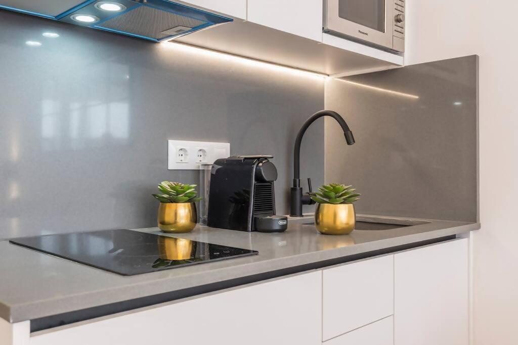 New Apt In The Heart Of 마드리드 외부 사진